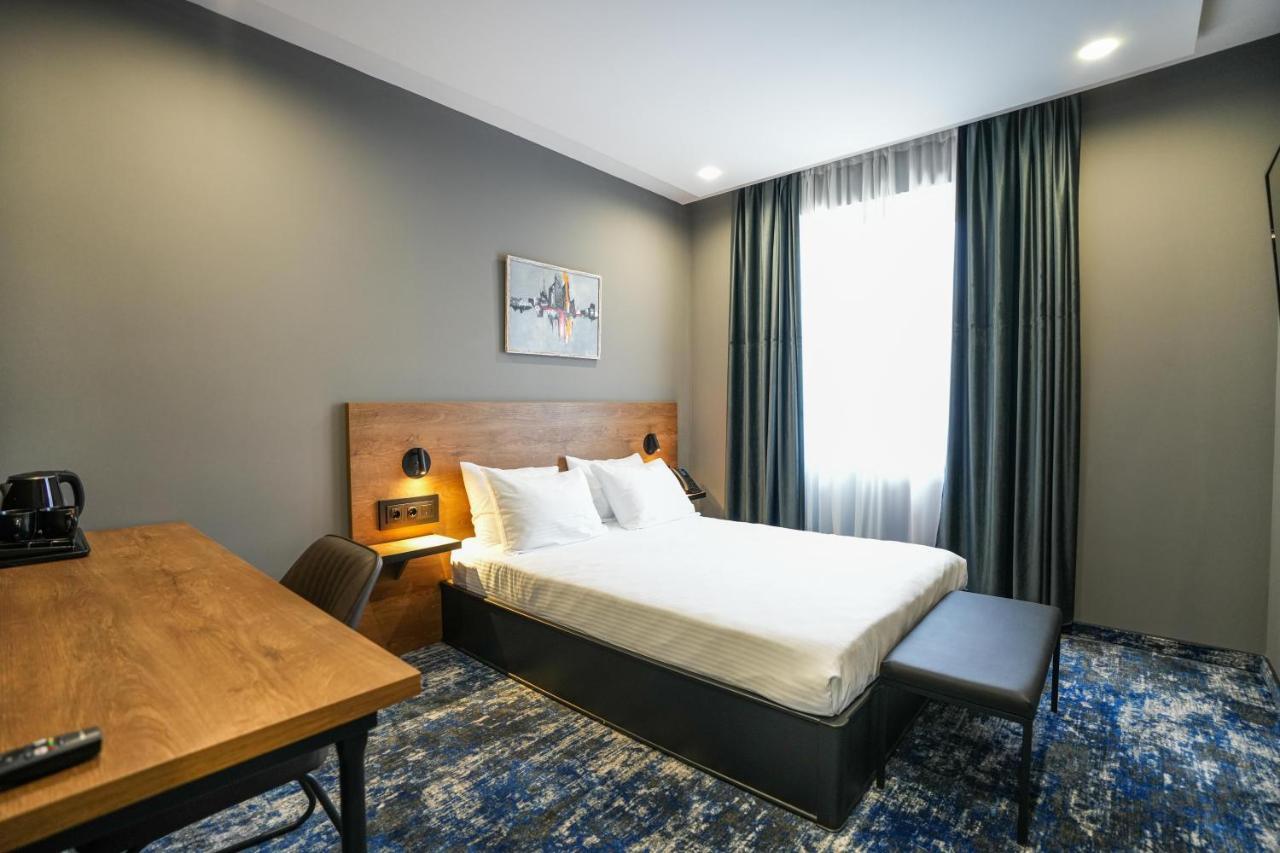 Hotel Sympatia ティビリシ エクステリア 写真