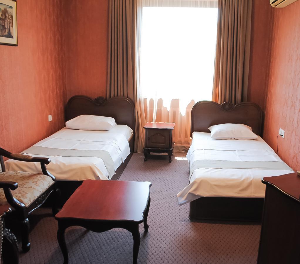 Hotel Sympatia ティビリシ エクステリア 写真