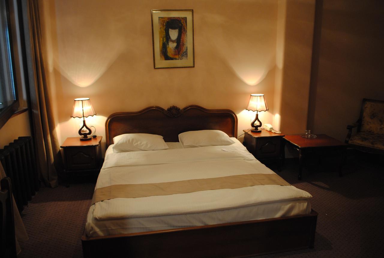 Hotel Sympatia ティビリシ エクステリア 写真