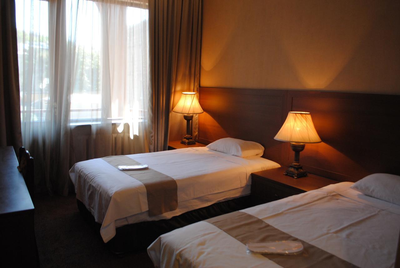Hotel Sympatia ティビリシ エクステリア 写真