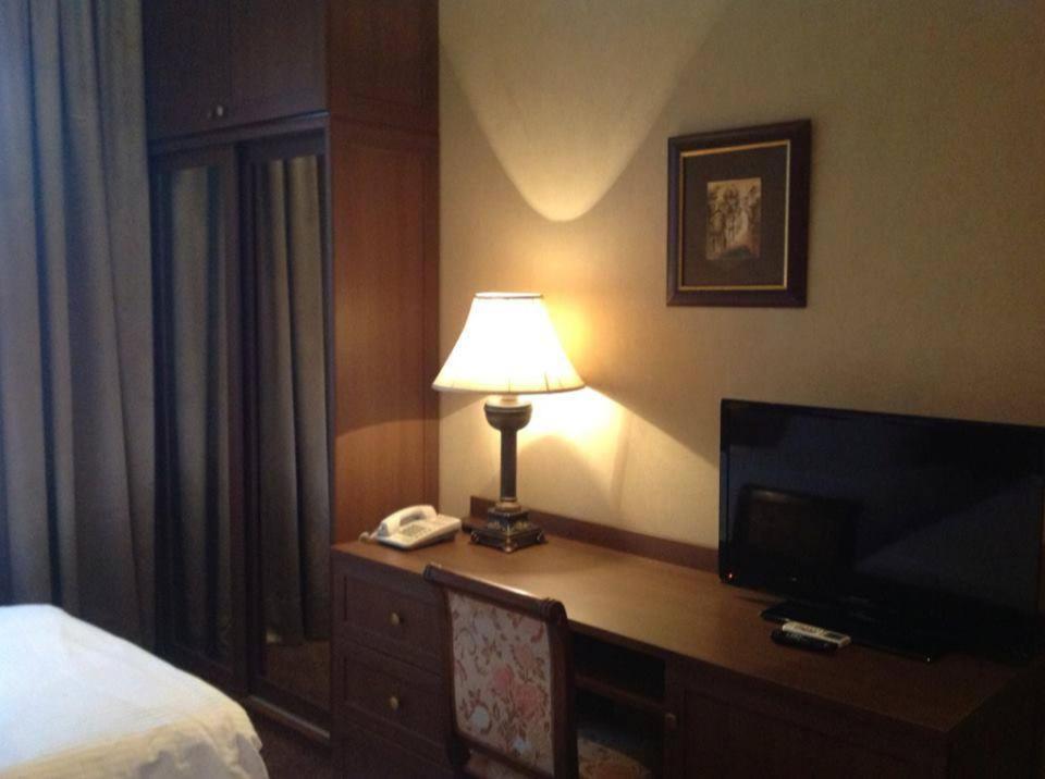 Hotel Sympatia ティビリシ エクステリア 写真